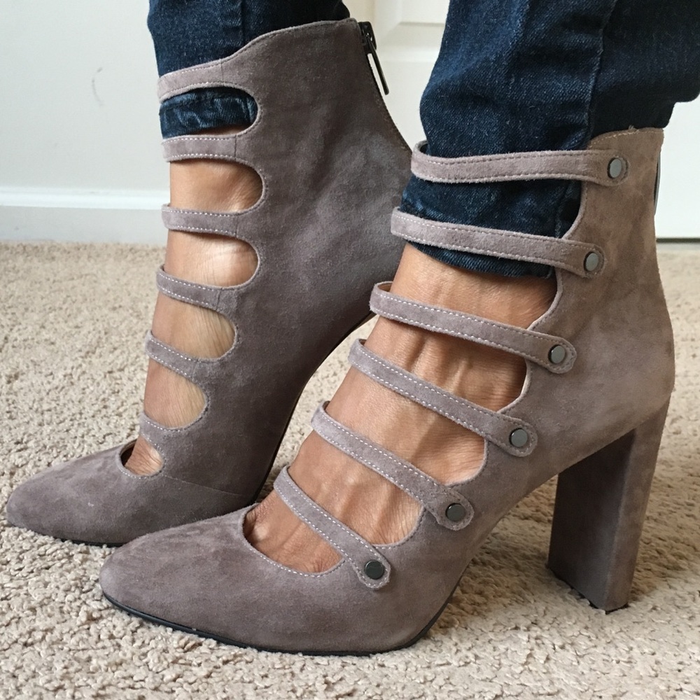 Vince Camuto Davel Block Heel - Picture 3 of 7